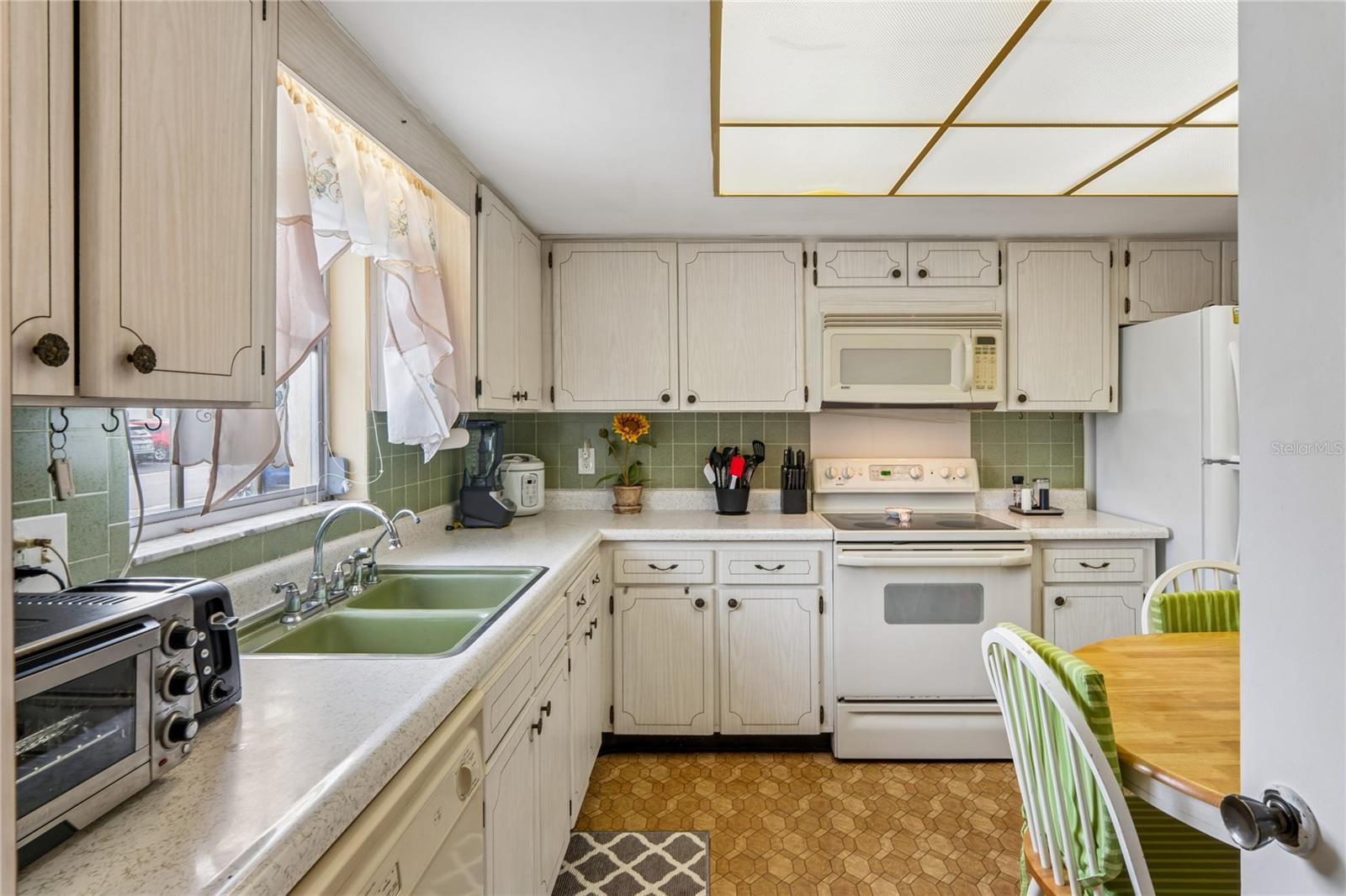 Image 5 of 29 For 1611 Lake Avenue 1