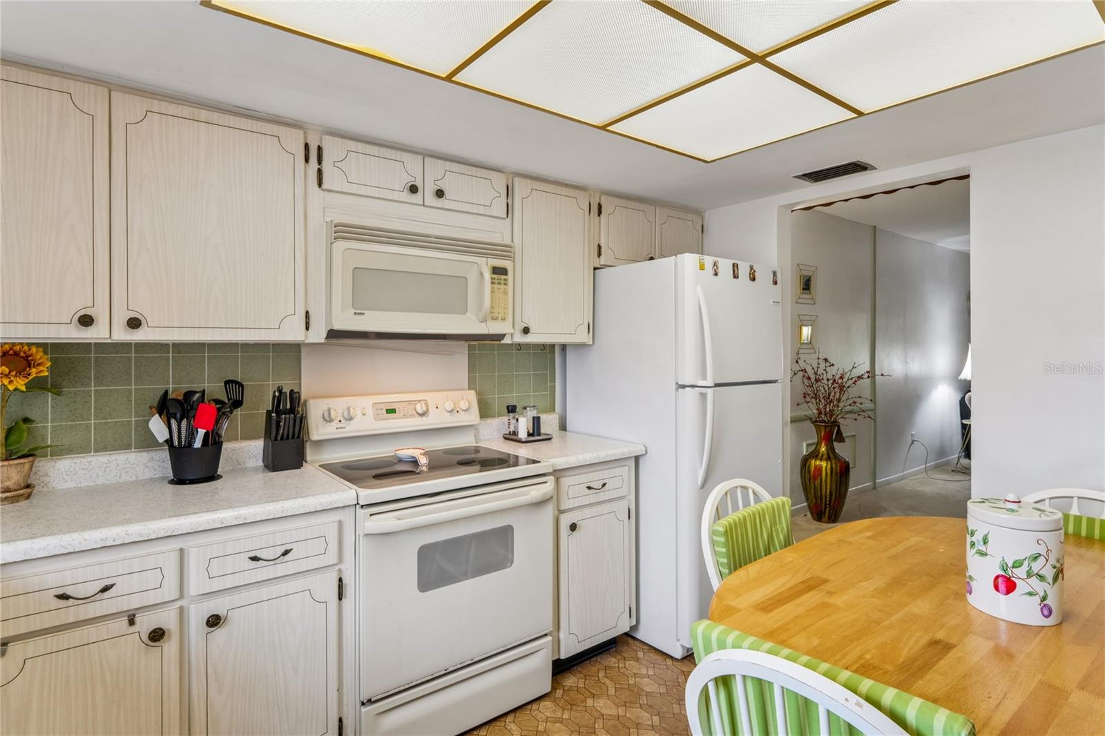 Image 6 of 29 For 1611 Lake Avenue 1