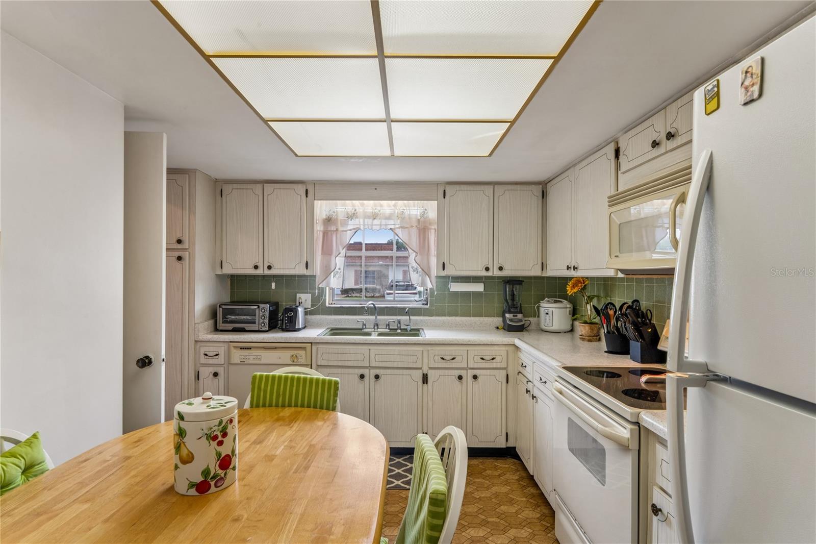 Image 7 of 29 For 1611 Lake Avenue 1