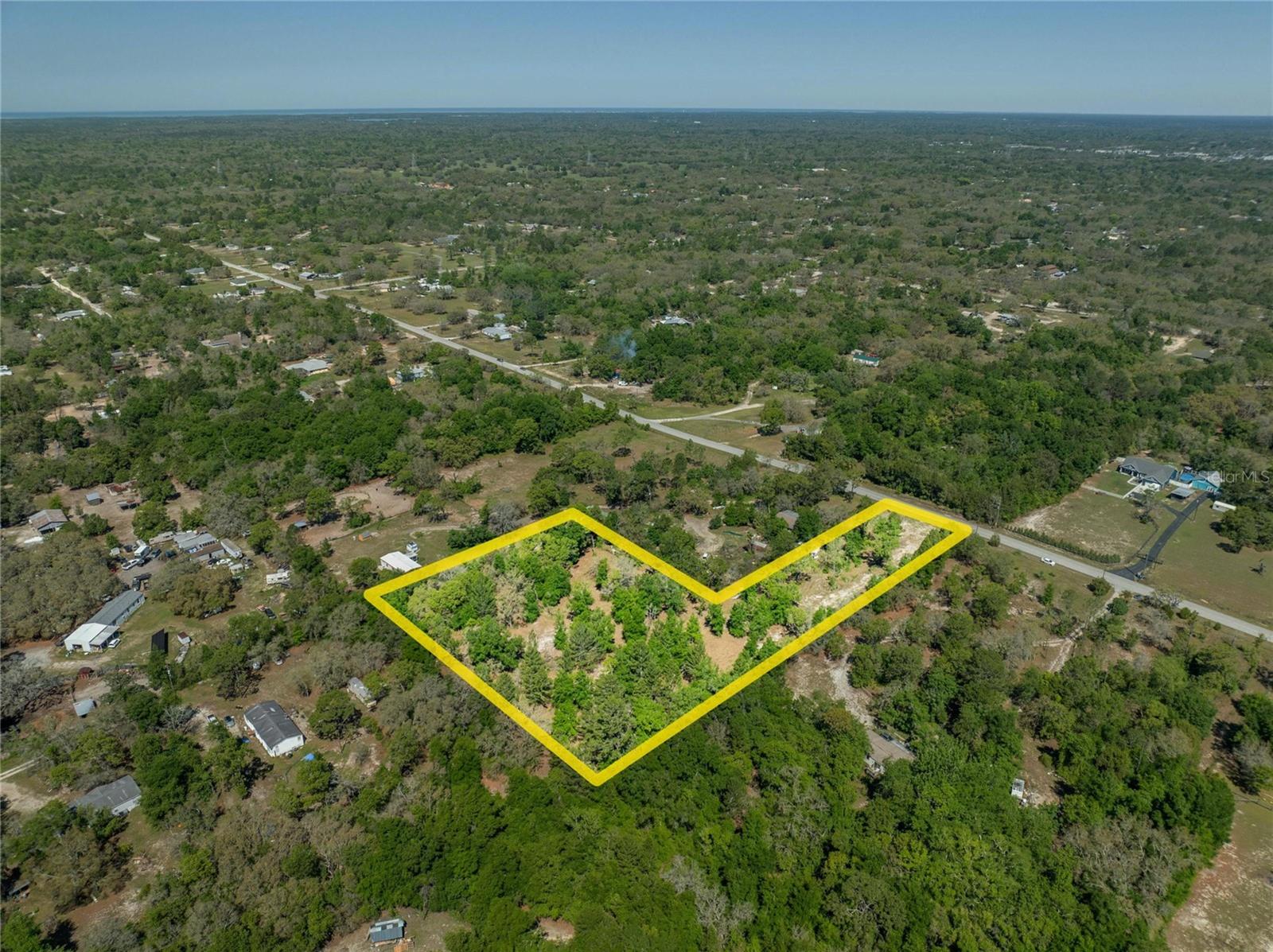 Listing photo id 18 for 07-24-18-0010-00000-0781