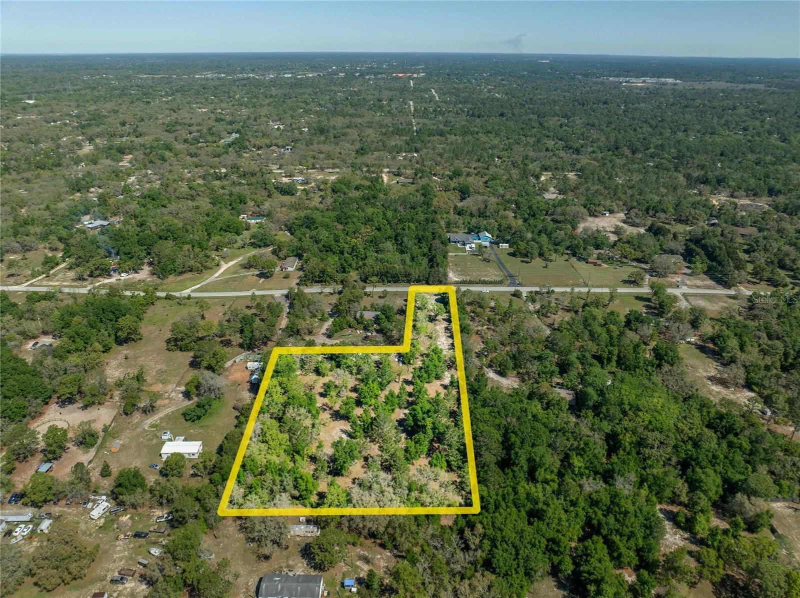 Listing photo id 20 for 07-24-18-0010-00000-0781