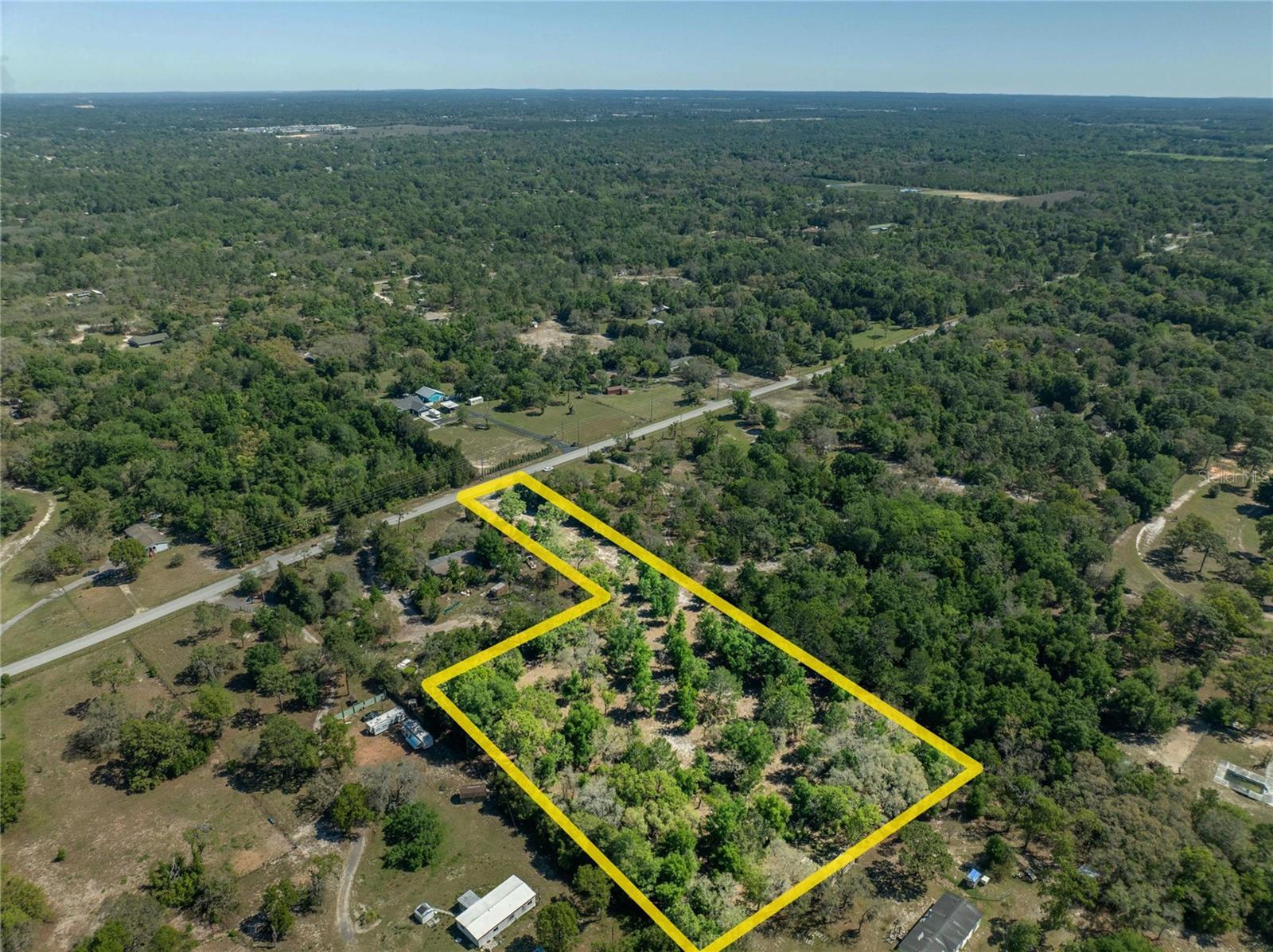 Listing photo id 21 for 07-24-18-0010-00000-0781