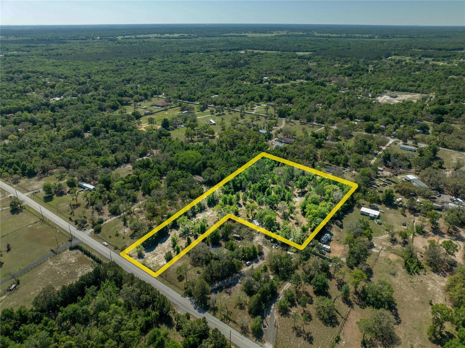 Listing photo id 2 for 07-24-18-0010-00000-0781