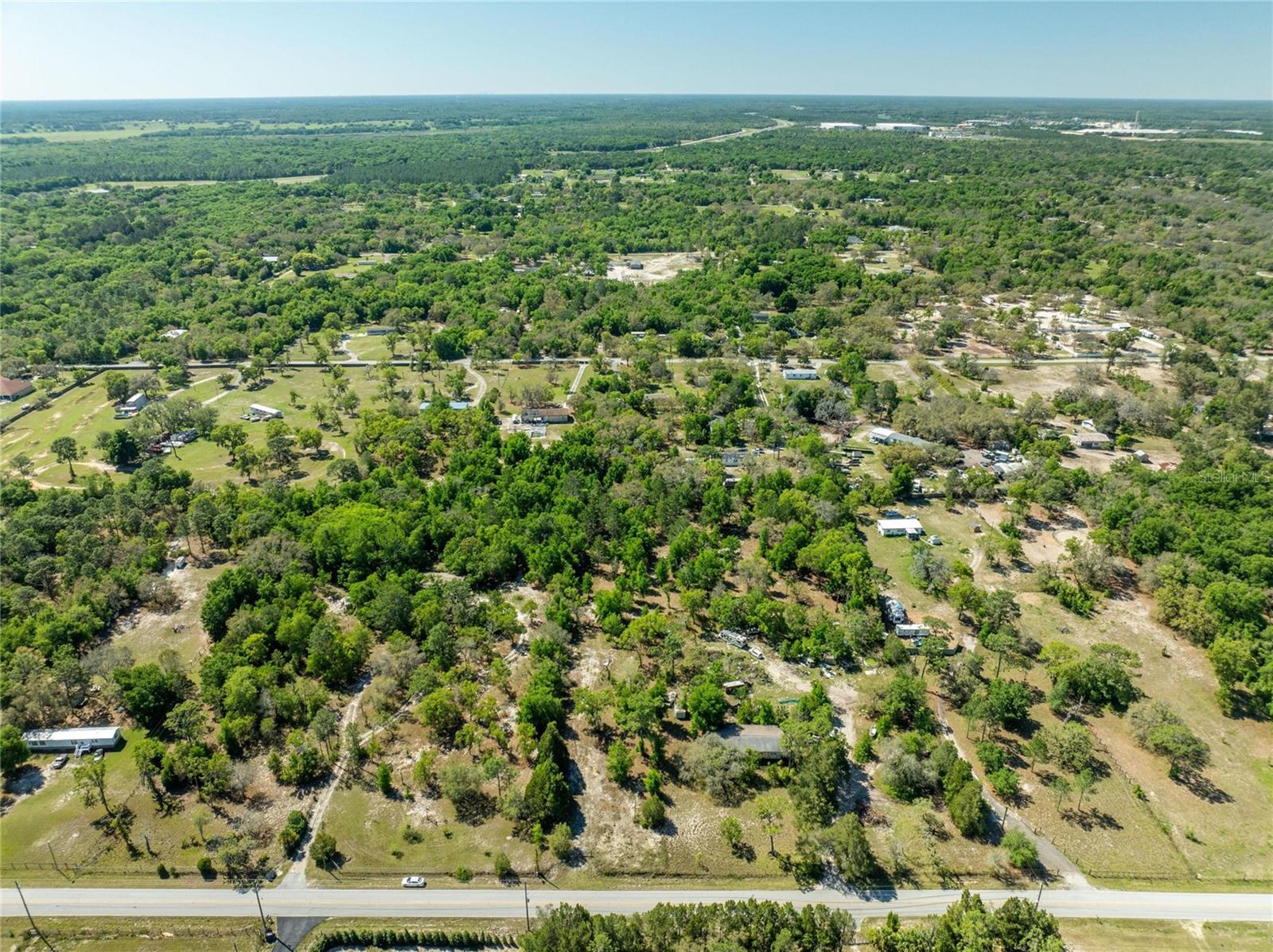 Listing photo id 3 for 07-24-18-0010-00000-0781