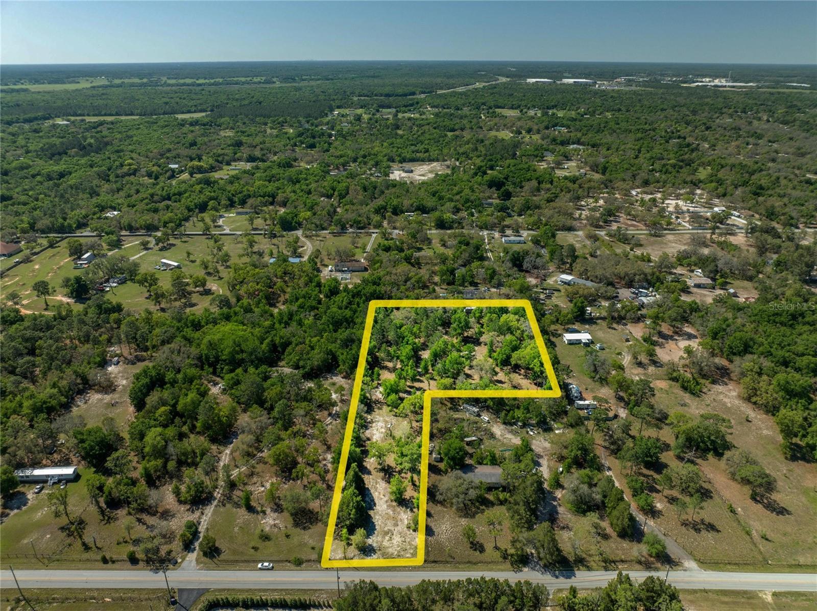 Listing photo id 4 for 07-24-18-0010-00000-0781