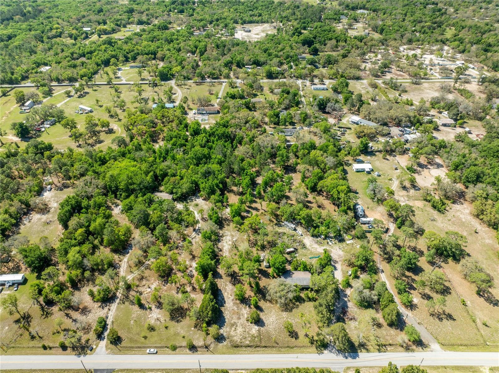 Listing photo id 5 for 07-24-18-0010-00000-0781