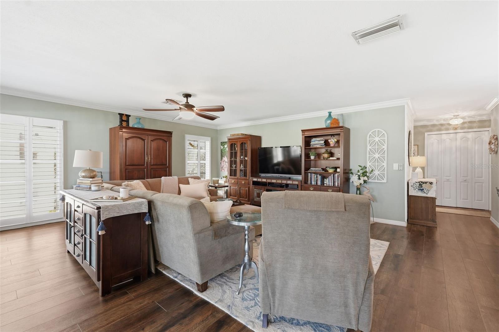 Image 18 of 54 For 212 Cedarwood Circle 212