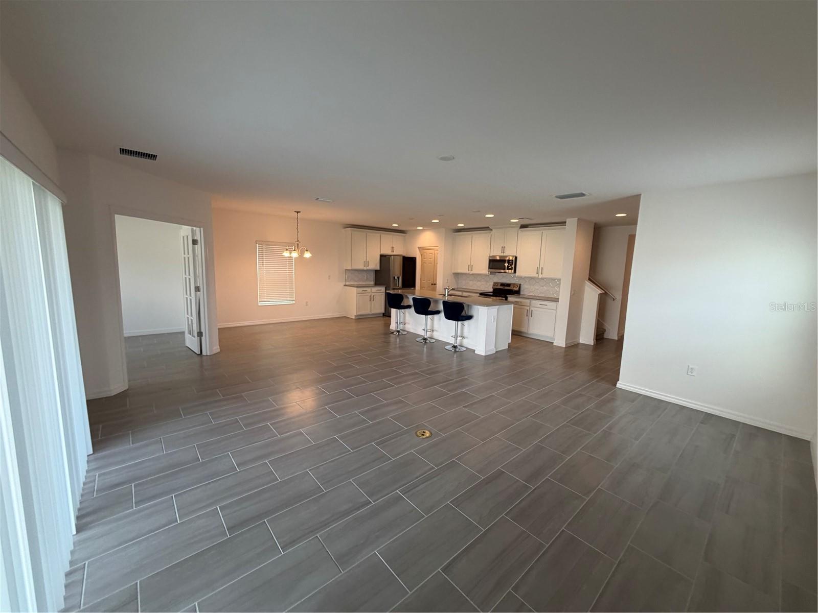 Image 12 of 35 For 406 North Boulevard E