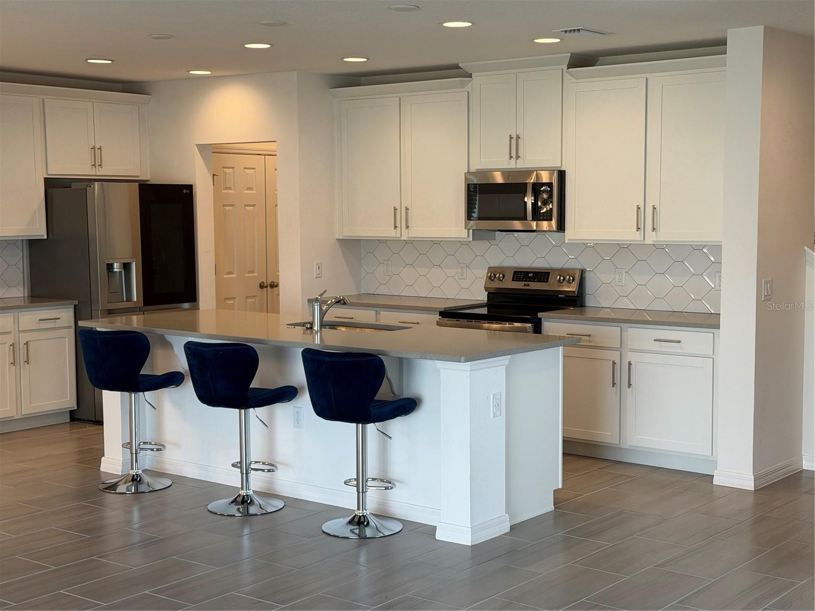 Image 13 of 35 For 406 North Boulevard E