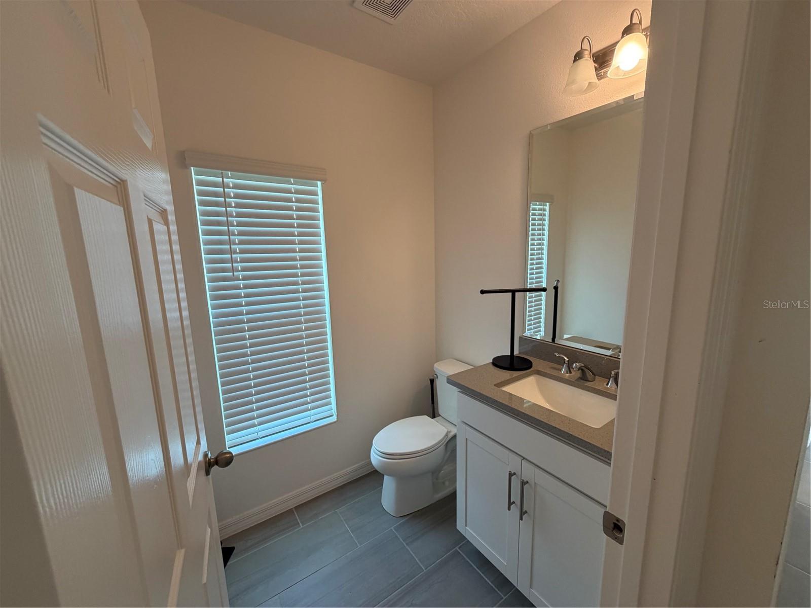 Image 19 of 35 For 406 North Boulevard E