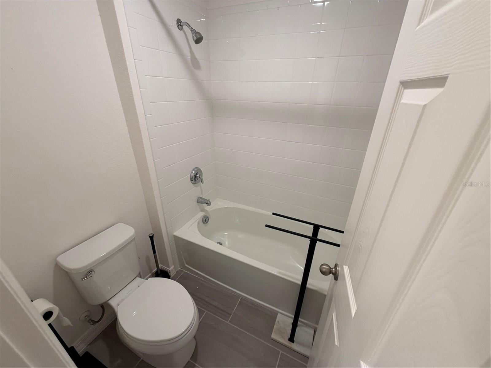 Image 31 of 35 For 406 North Boulevard E