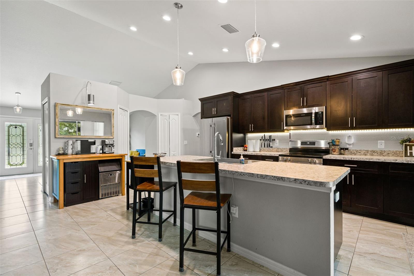 Image 11 of 39 For 12015 Phoenix Avenue