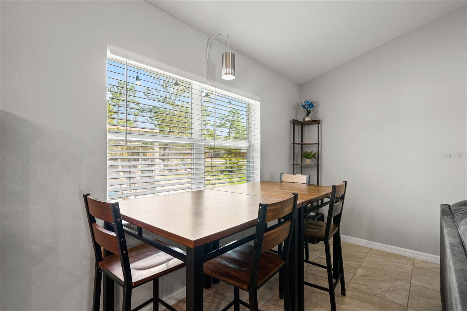 Image 13 of 39 For 12015 Phoenix Avenue