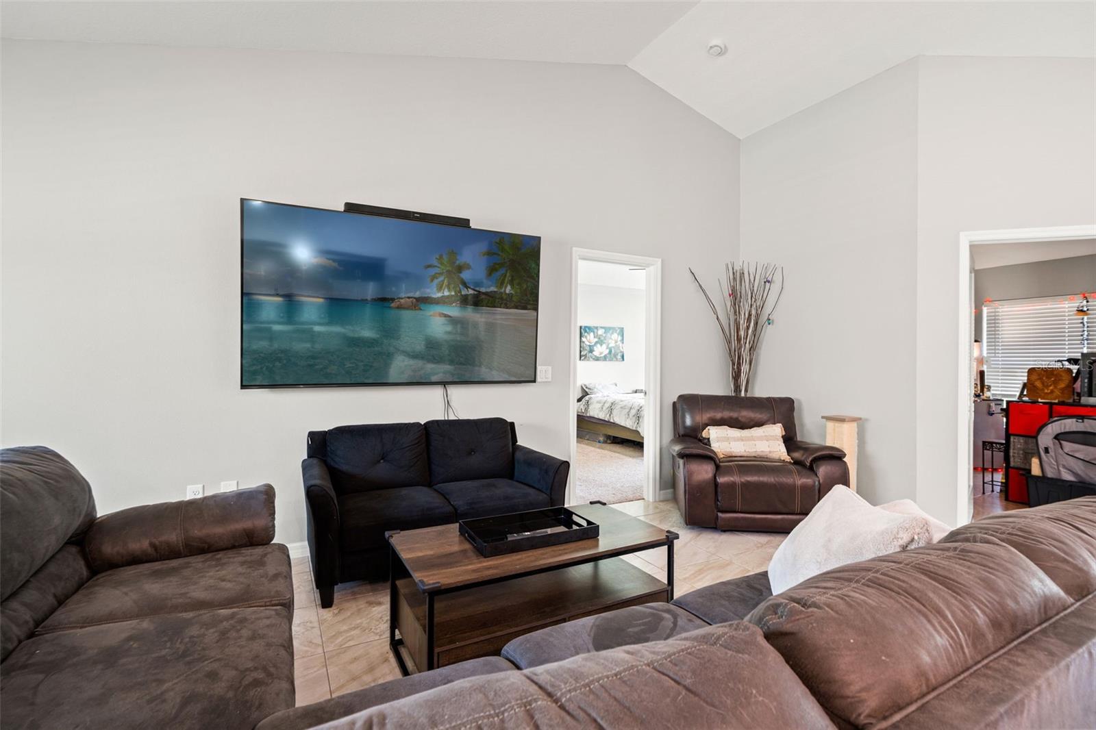 Image 16 of 39 For 12015 Phoenix Avenue