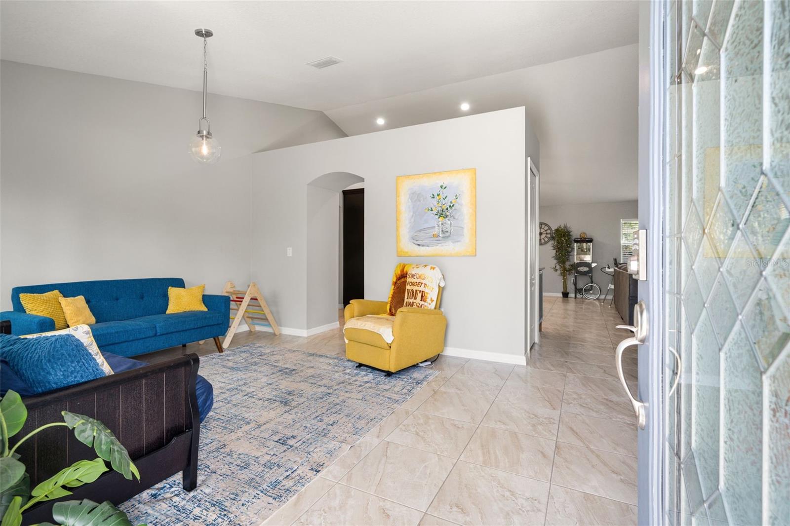 Image 4 of 39 For 12015 Phoenix Avenue