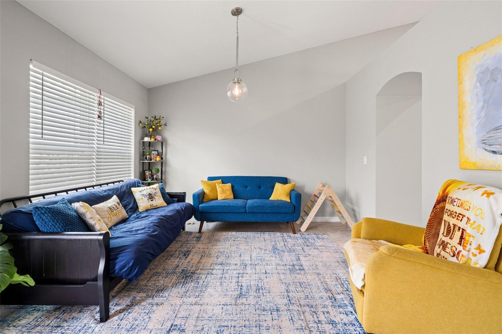 Image 5 of 39 For 12015 Phoenix Avenue