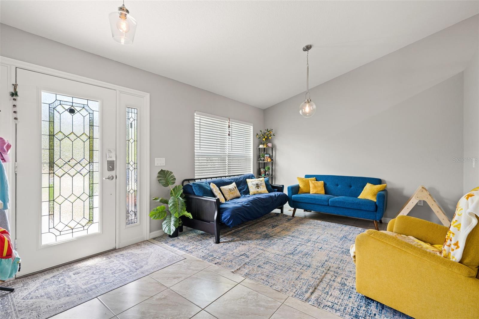 Image 7 of 39 For 12015 Phoenix Avenue