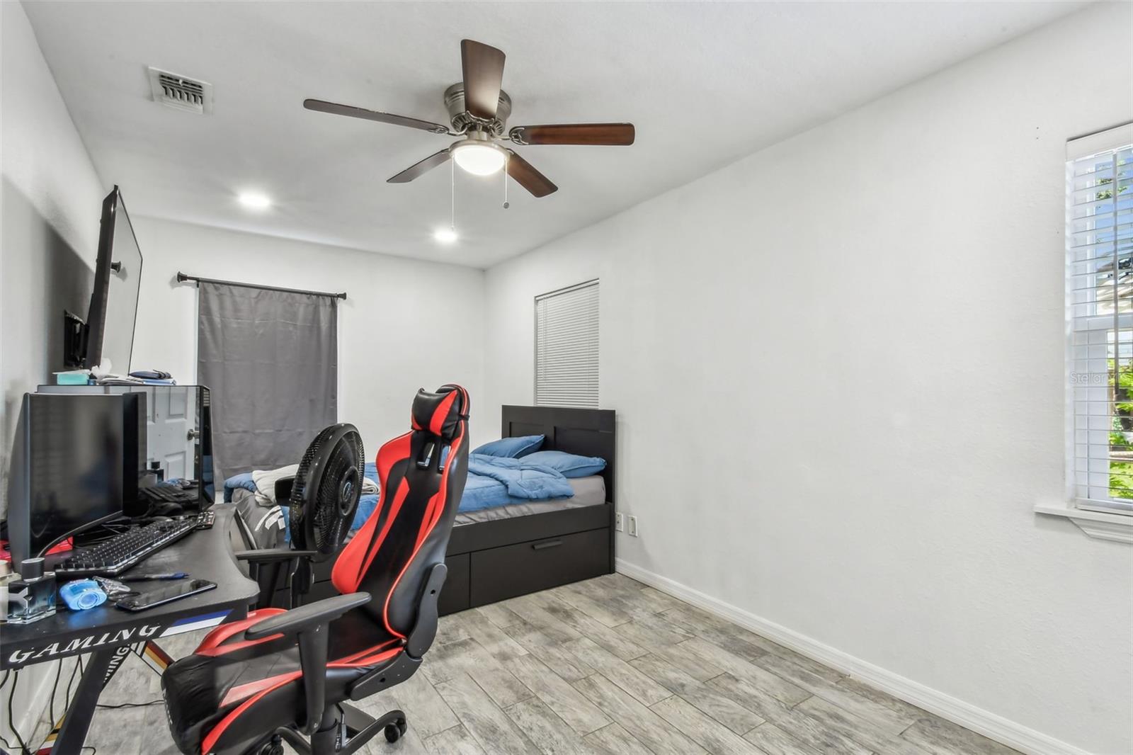 Image 21 of 69 For 4005 Tyson Avenue