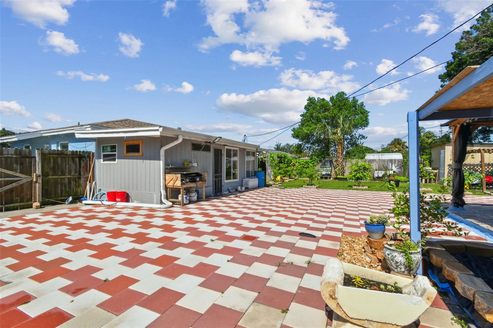 Image 32 of 69 For 4005 Tyson Avenue