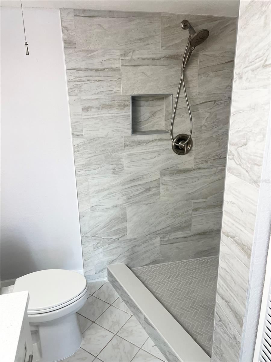 Image 13 of 19 For 4550 Overlook Drive Ne 156