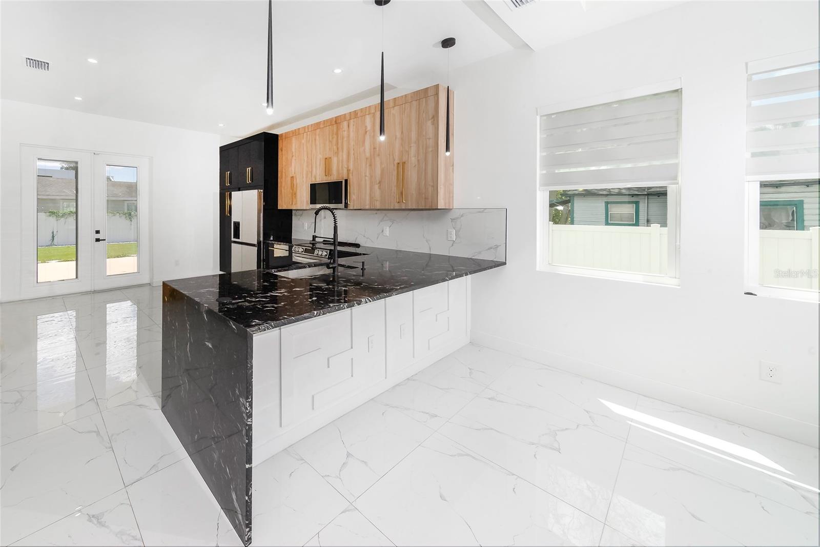 Image 14 of 57 For 902 Sligh Avenue