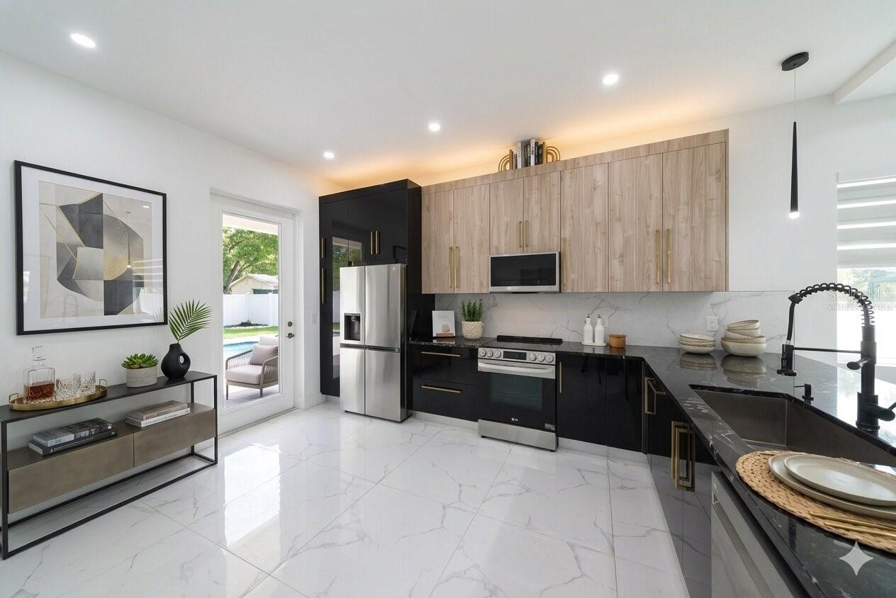 Image 17 of 57 For 902 Sligh Avenue