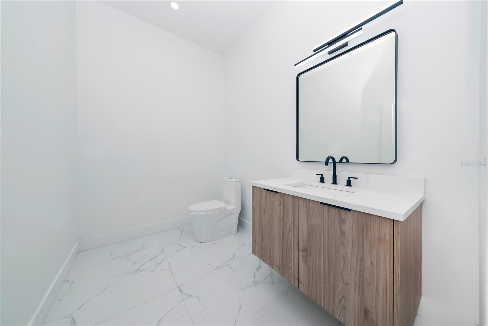 Image 21 of 57 For 902 Sligh Avenue