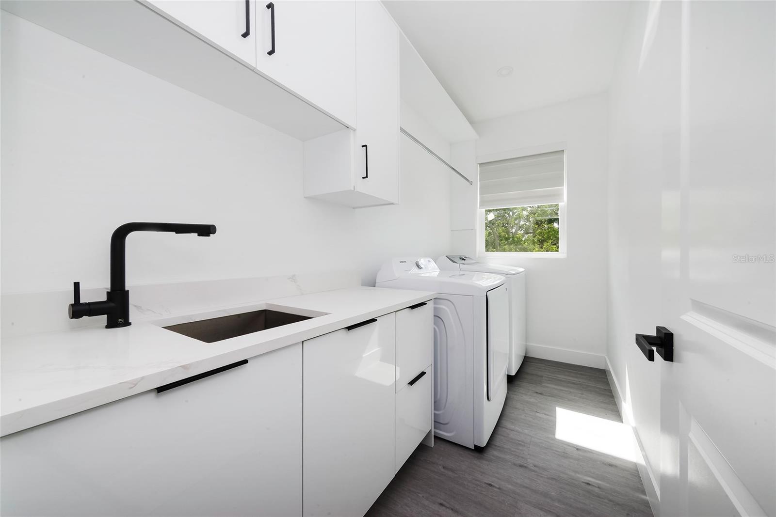 Image 25 of 57 For 902 Sligh Avenue