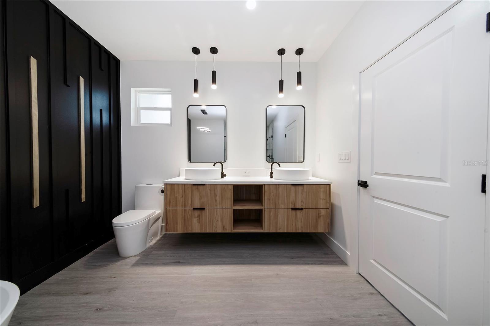 Image 33 of 57 For 902 Sligh Avenue