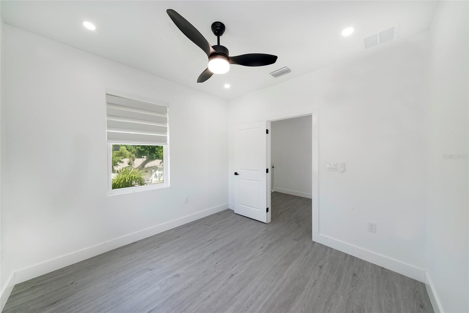 Image 40 of 57 For 902 Sligh Avenue