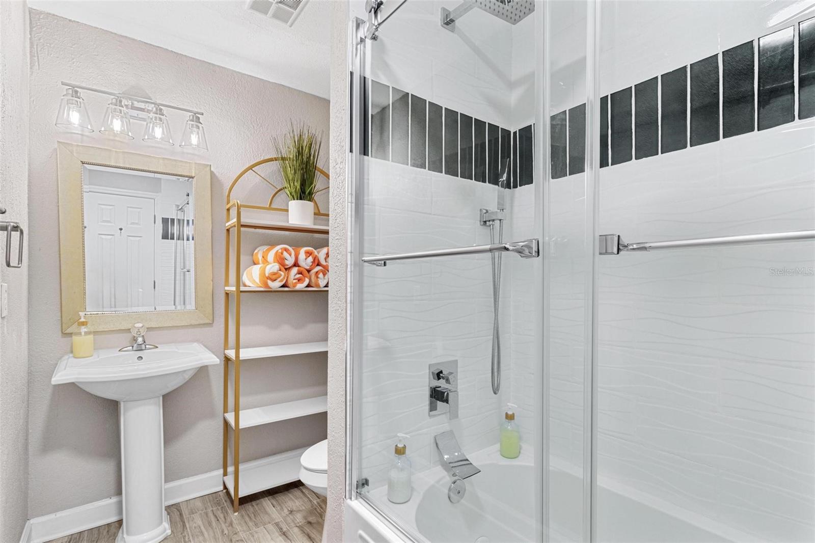 Listing photo id 16 for 5127 Caesar Way S