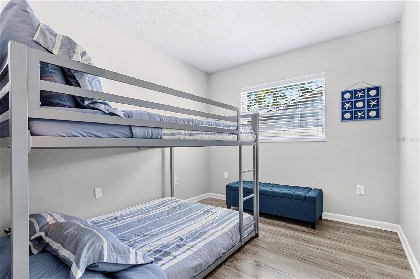 Listing photo id 19 for 5127 Caesar Way S