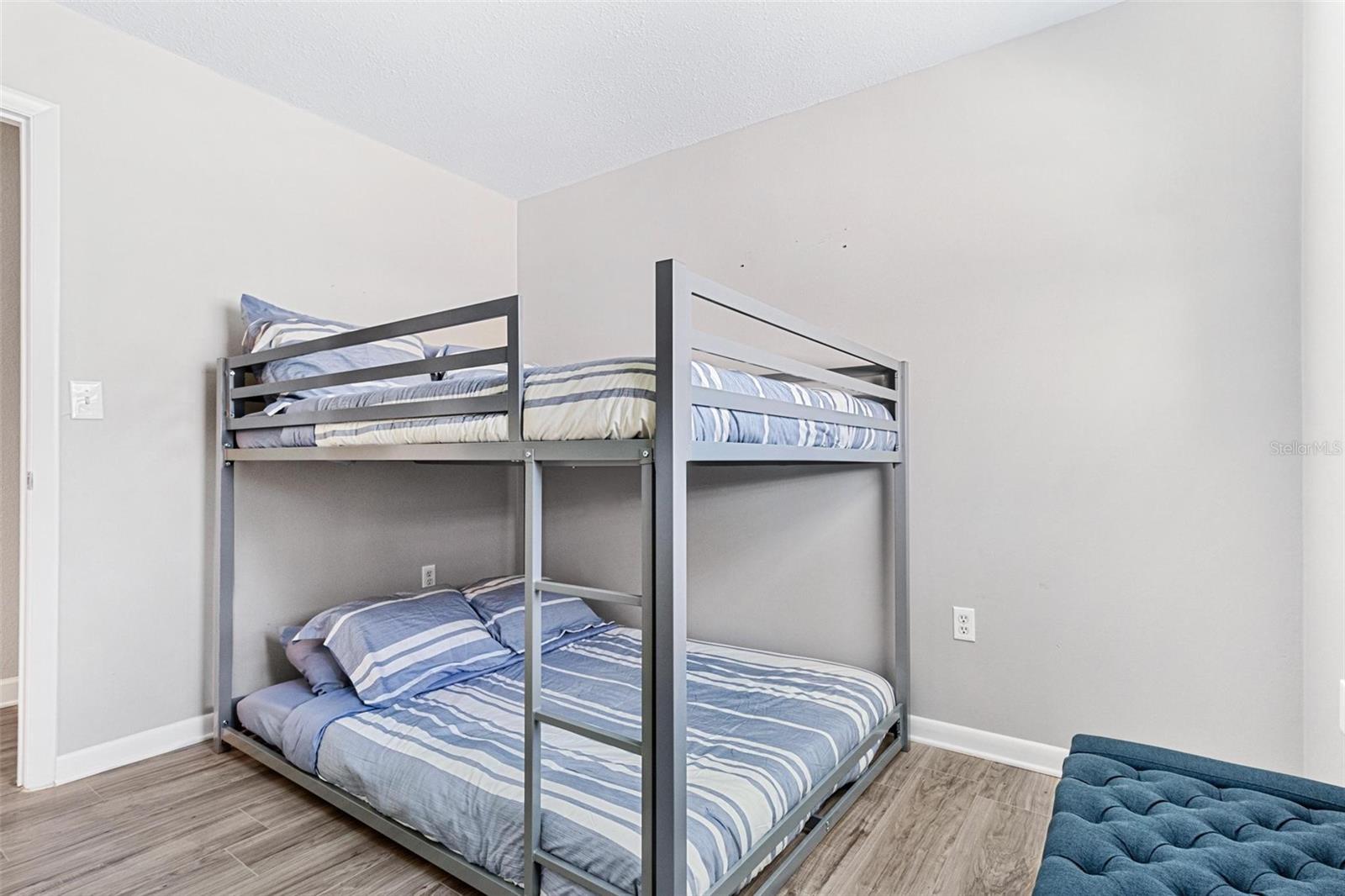 Listing photo id 20 for 5127 Caesar Way S