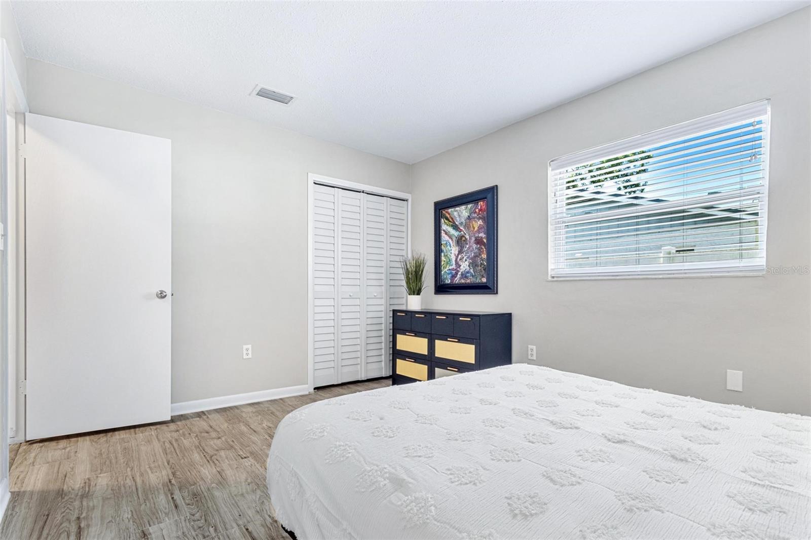 Listing photo id 22 for 5127 Caesar Way S