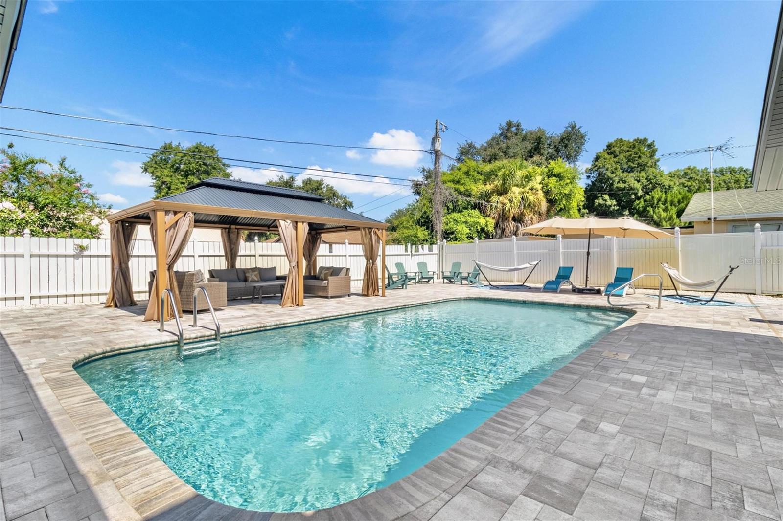 Listing photo id 31 for 5127 Caesar Way S