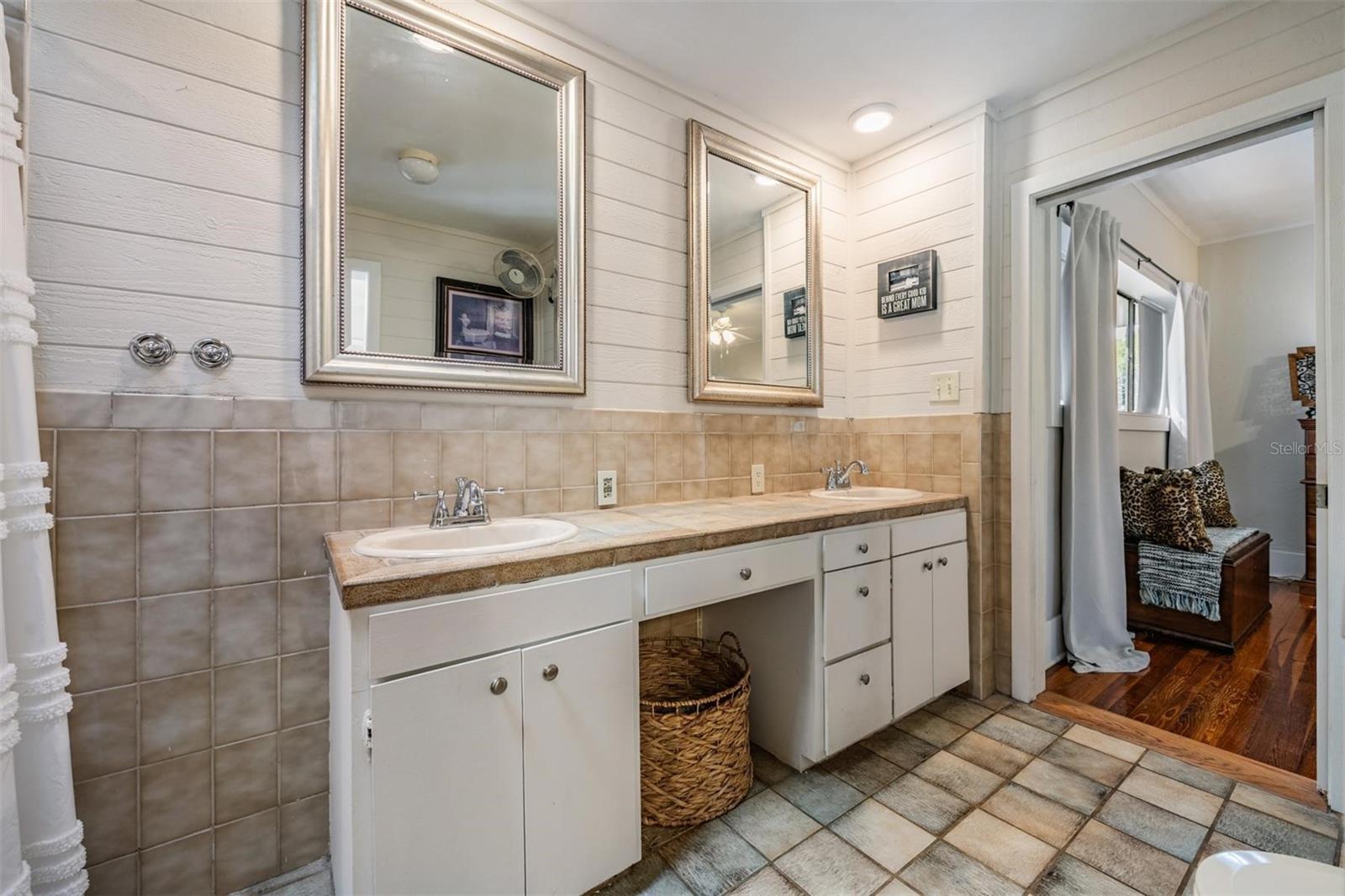 Image 22 of 72 For 1238 Highland Park Drive