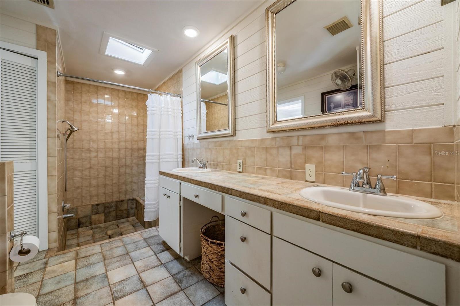 Image 24 of 72 For 1238 Highland Park Drive