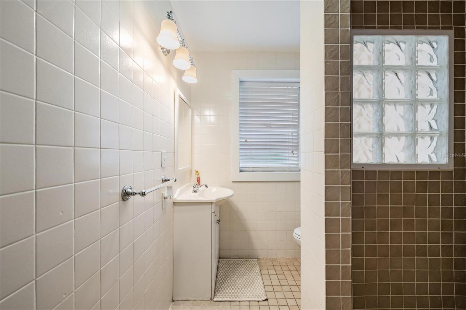 Image 29 of 72 For 1238 Highland Park Drive