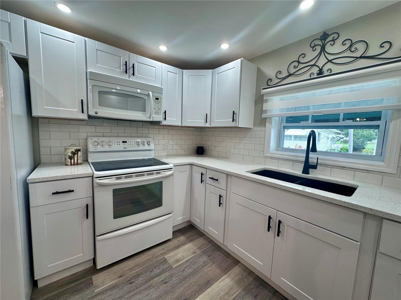 Image 12 of 32 For 1100 Belcher Road S 498