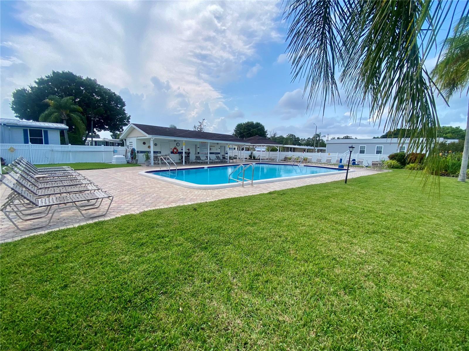 Image 26 of 32 For 1100 Belcher Road S 498