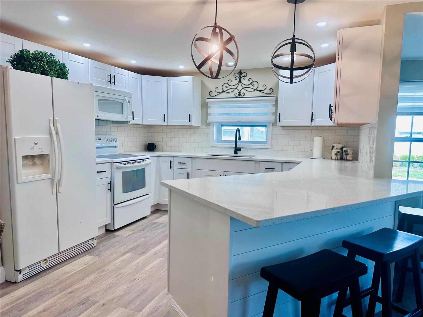 Image 3 of 32 For 1100 Belcher Road S 498