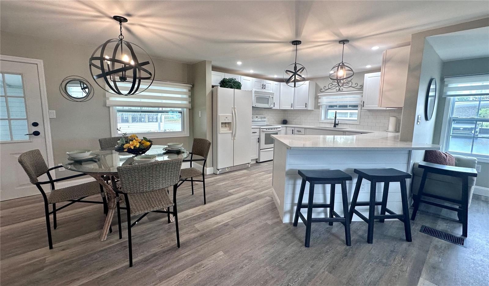 Image 5 of 32 For 1100 Belcher Road S 498