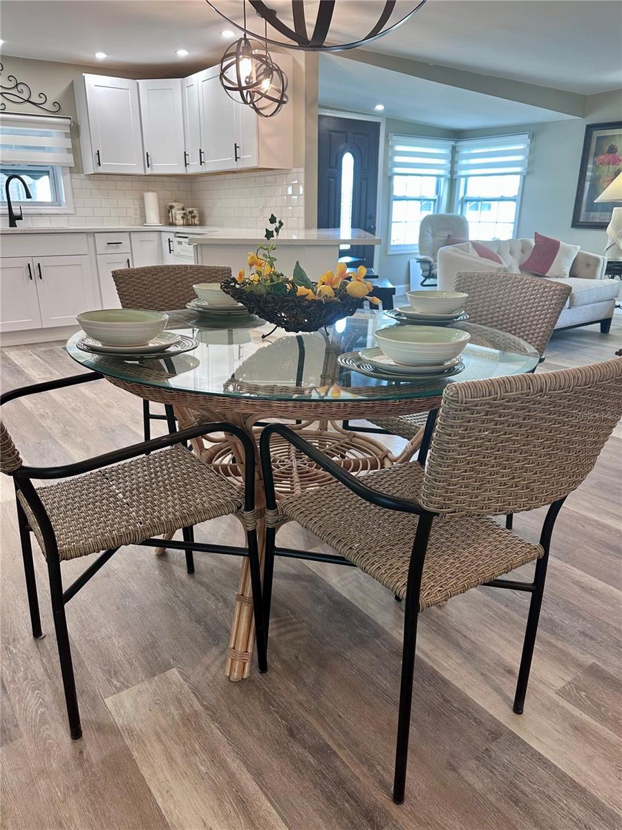 Image 7 of 32 For 1100 Belcher Road S 498