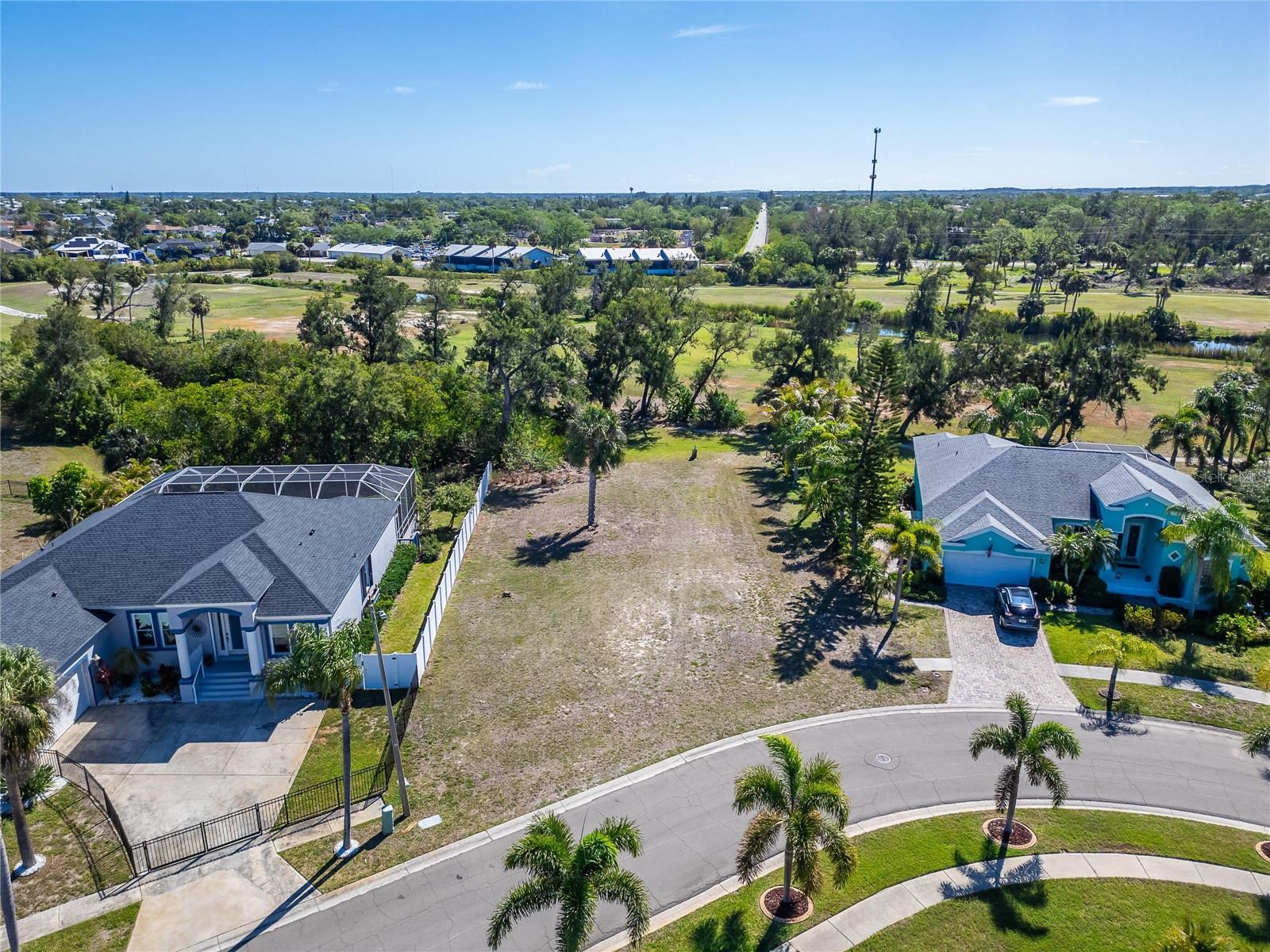 Listing photo id 10 for 806 Greenview Drive