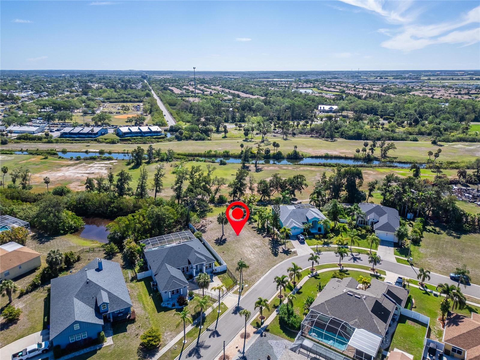 Listing photo id 12 for 806 Greenview Drive