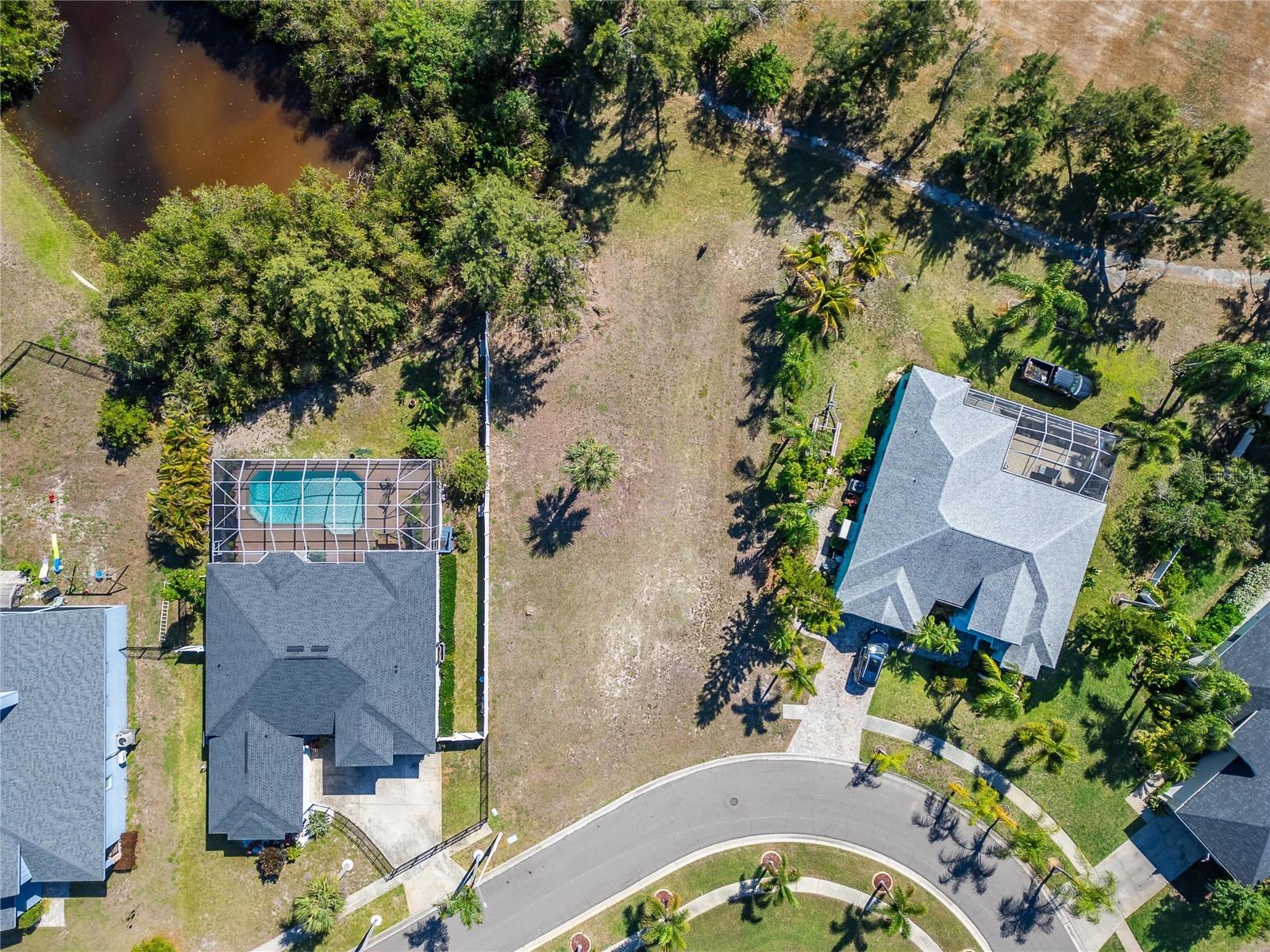 Listing photo id 19 for 806 Greenview Drive