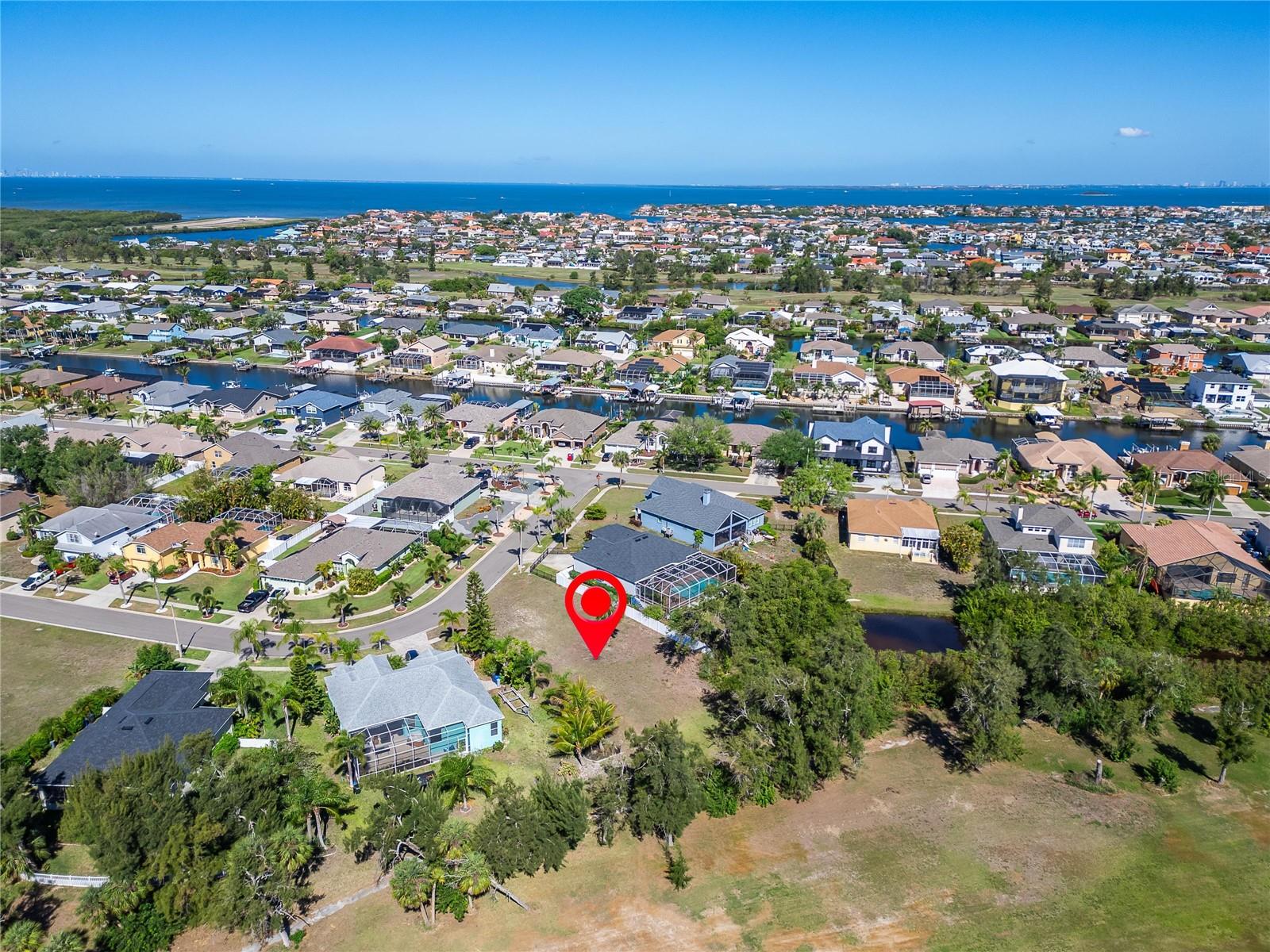 Listing photo id 23 for 806 Greenview Drive