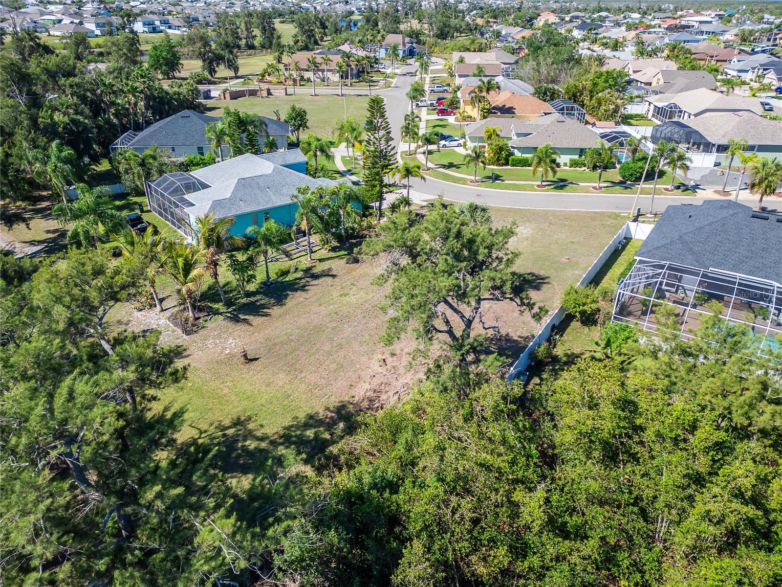 Listing photo id 30 for 806 Greenview Drive