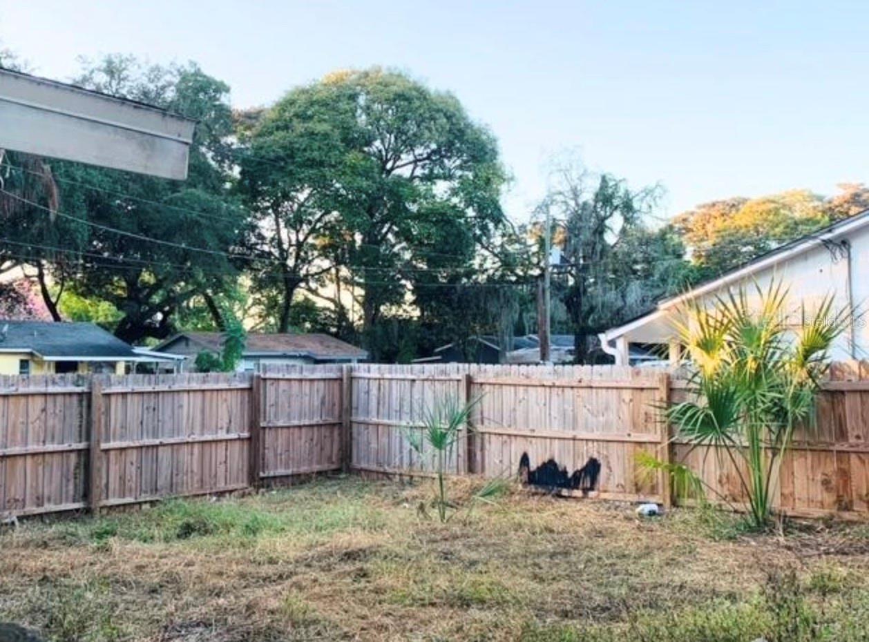 Listing photo id 5 for 1502 Sewaha Street