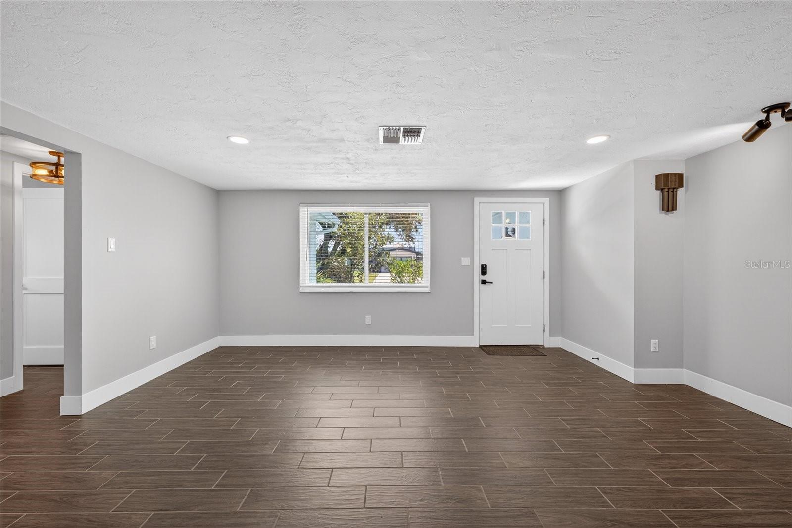 Image 5 of 50 For 4953 Blue Heron Drive